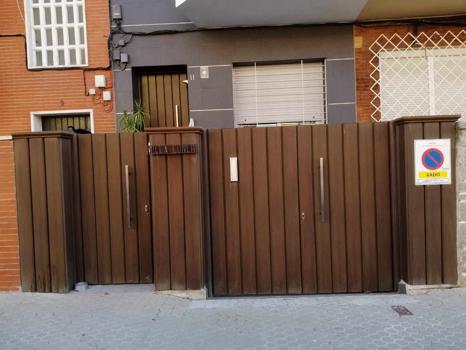 Puerta Peatonal y Portón de Garaje a Juego